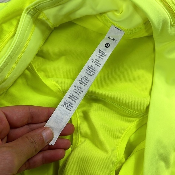 Lululemon Speed Up Low-Rise Short 2.5" Highlight Yellow - Picture 4 of 7